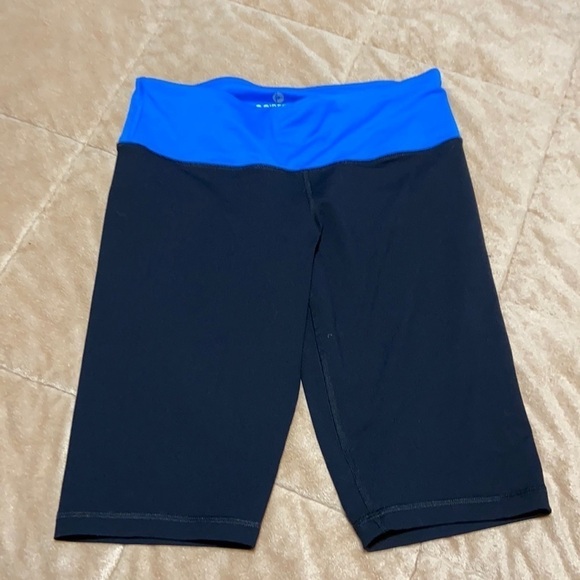 90 degree by reflex yoga shorts - Picture 2 of 6